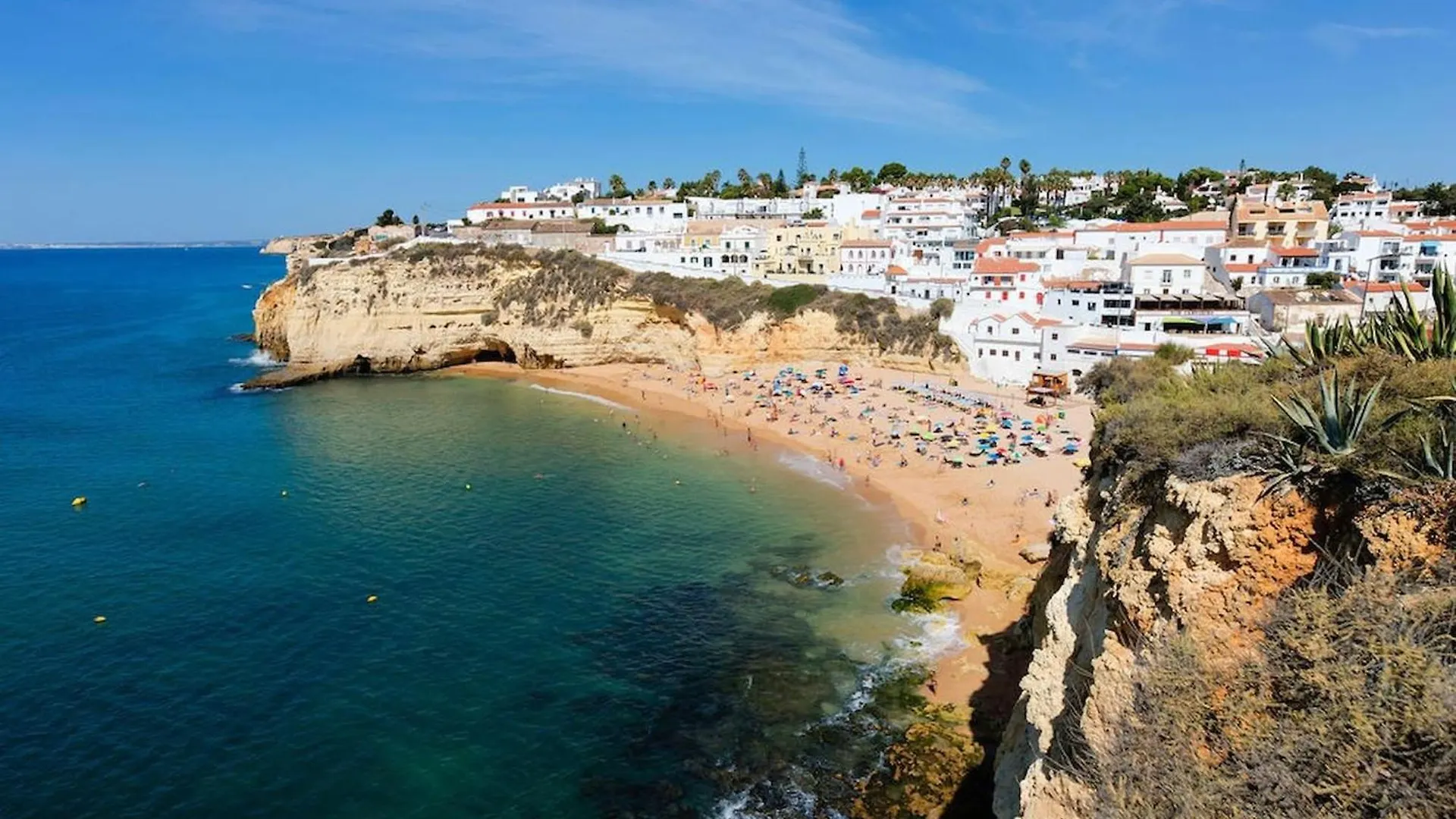 Azula - Bright And Airy 2 Bedroom Apartment With P Carvoeiro  Carvoeiro (Lagoa)