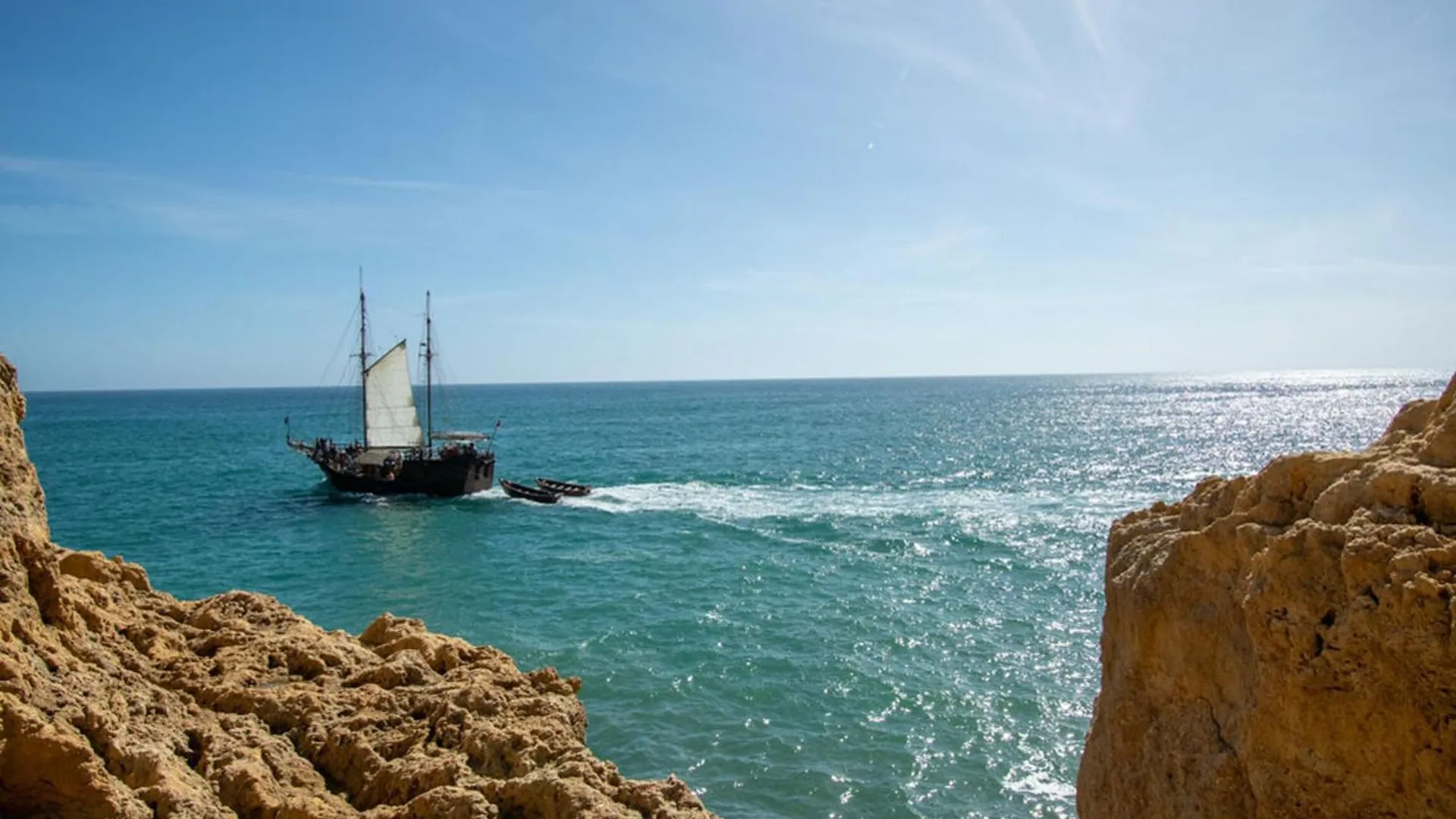 Azula - Bright And Airy 2 Bedroom Apartment With P Carvoeiro  Portugal
