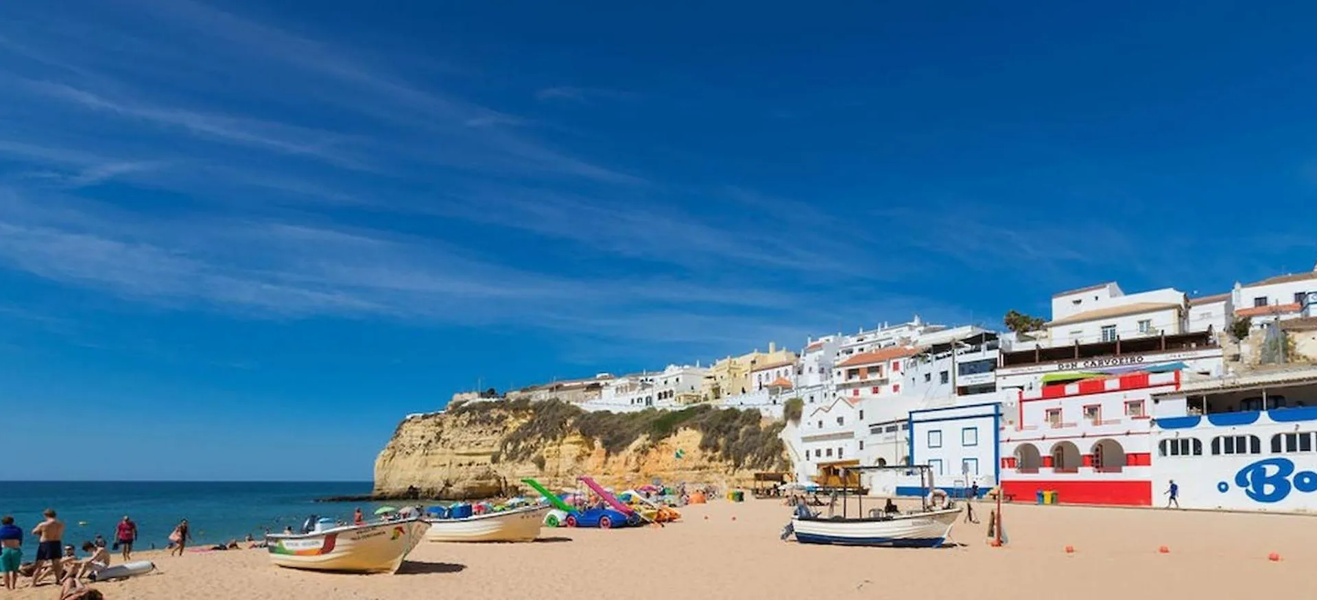 Azula - Bright And Airy 2 Bedroom Apartment With P Carvoeiro