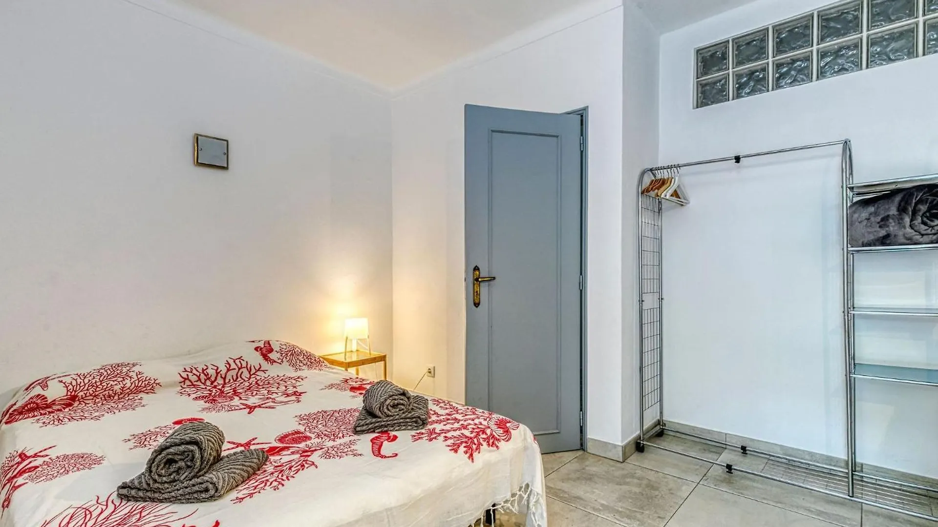 Azula - Bright And Airy 2 Bedroom Apartment With P Carvoeiro  Portugal
