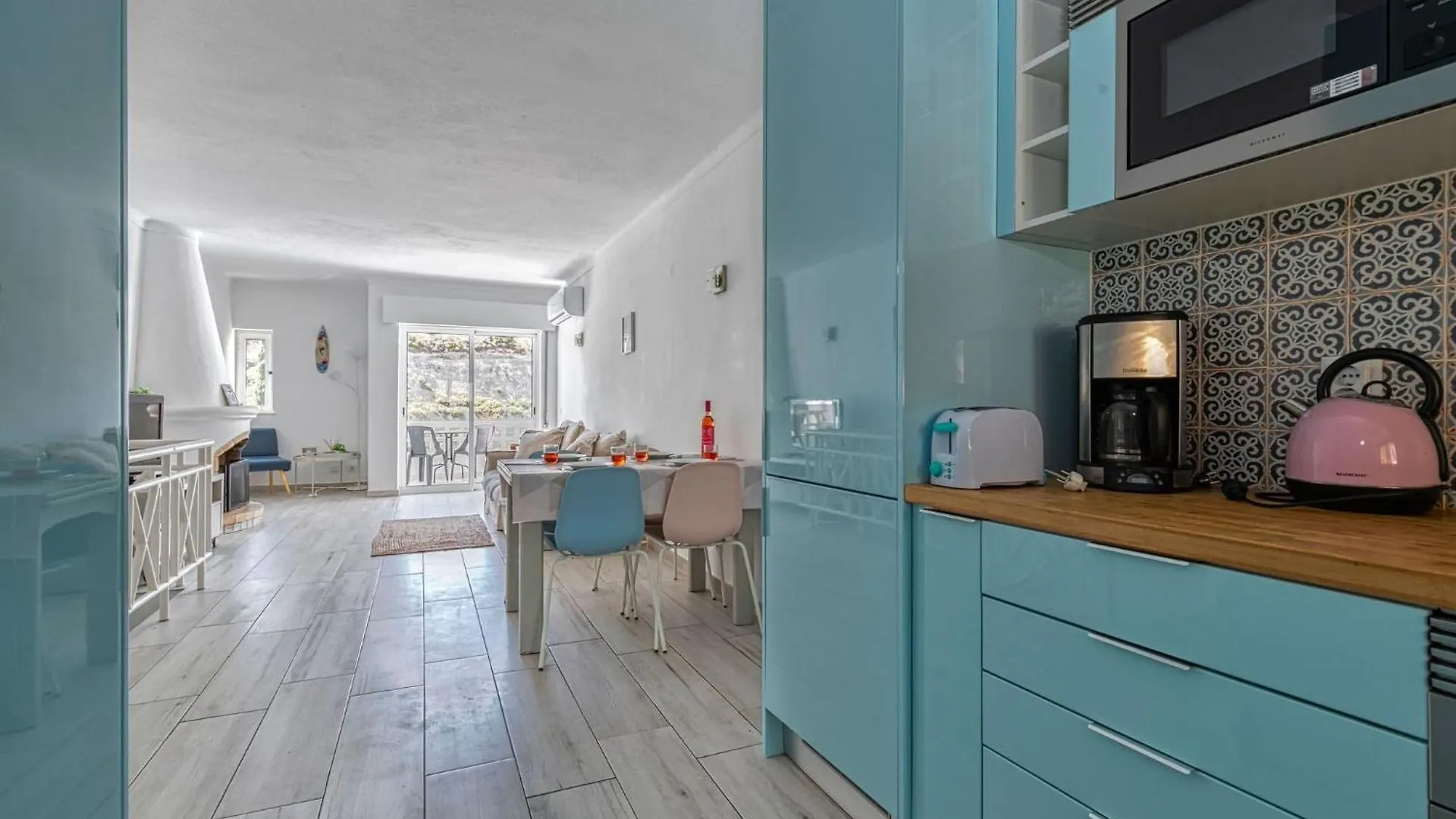 Azula - Bright And Airy 2 Bedroom Apartment With P Carvoeiro