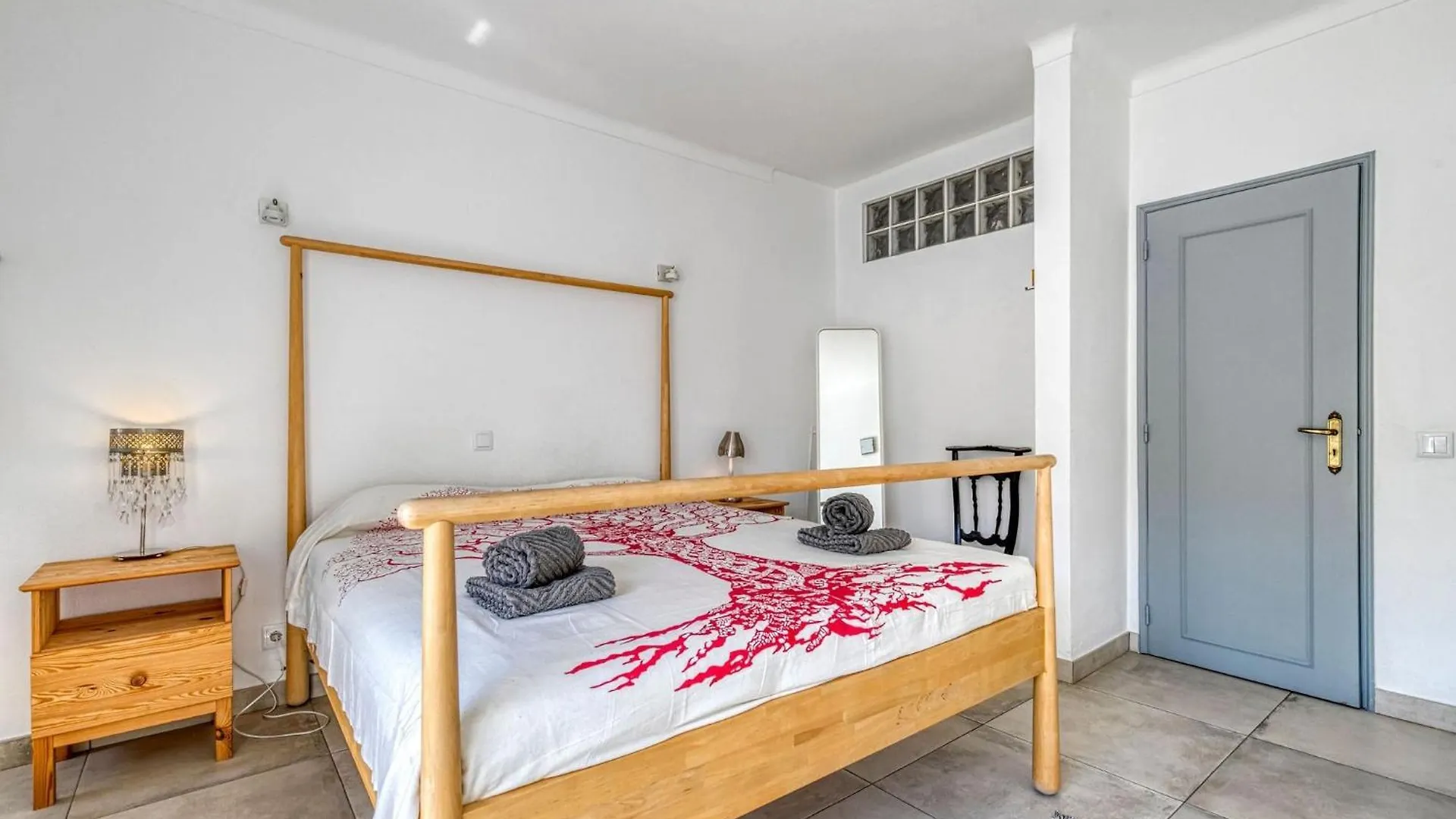Azula - Bright And Airy 2 Bedroom Apartment With P Carvoeiro  Carvoeiro (Lagoa)